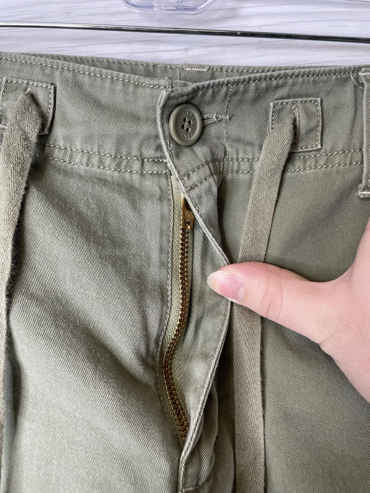 Shorts feminino Venezia 20 plus verde oliva sarja chino zíper mosca cordão bolsos - Imagem 2 de 4