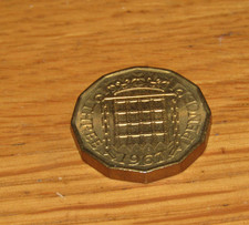 1967 ELIZABETH II Portcullis Brass 3 Pence Coin, Good Condition