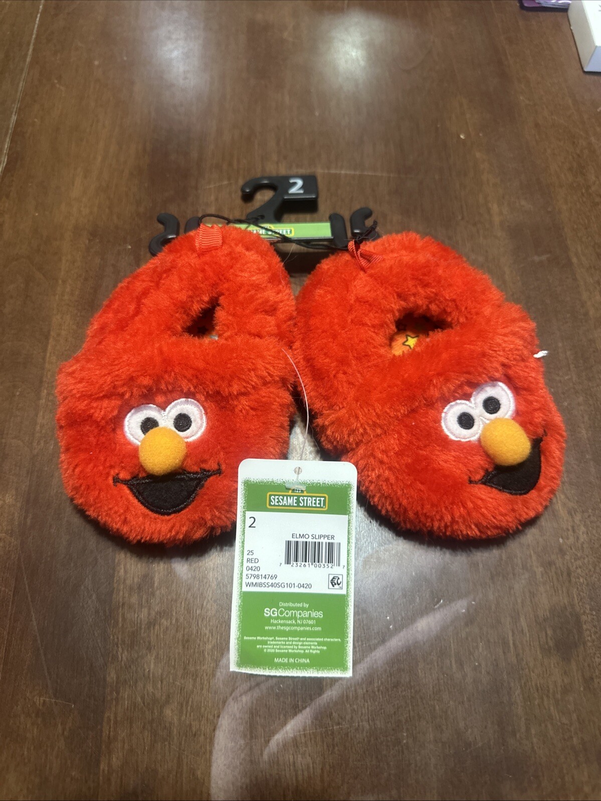 Toddler Sz 2 Red Slippers Elmo Sesame Street Boys Girls Kids Slip-On Shoes