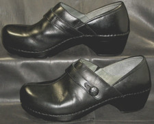 Dansko Solstice Women's black leather slip on split toe clogs shoes size EUR 40