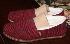 Women's TOMS Slip-Ons Red Plaid Fur Lined Sz 9 L 1530