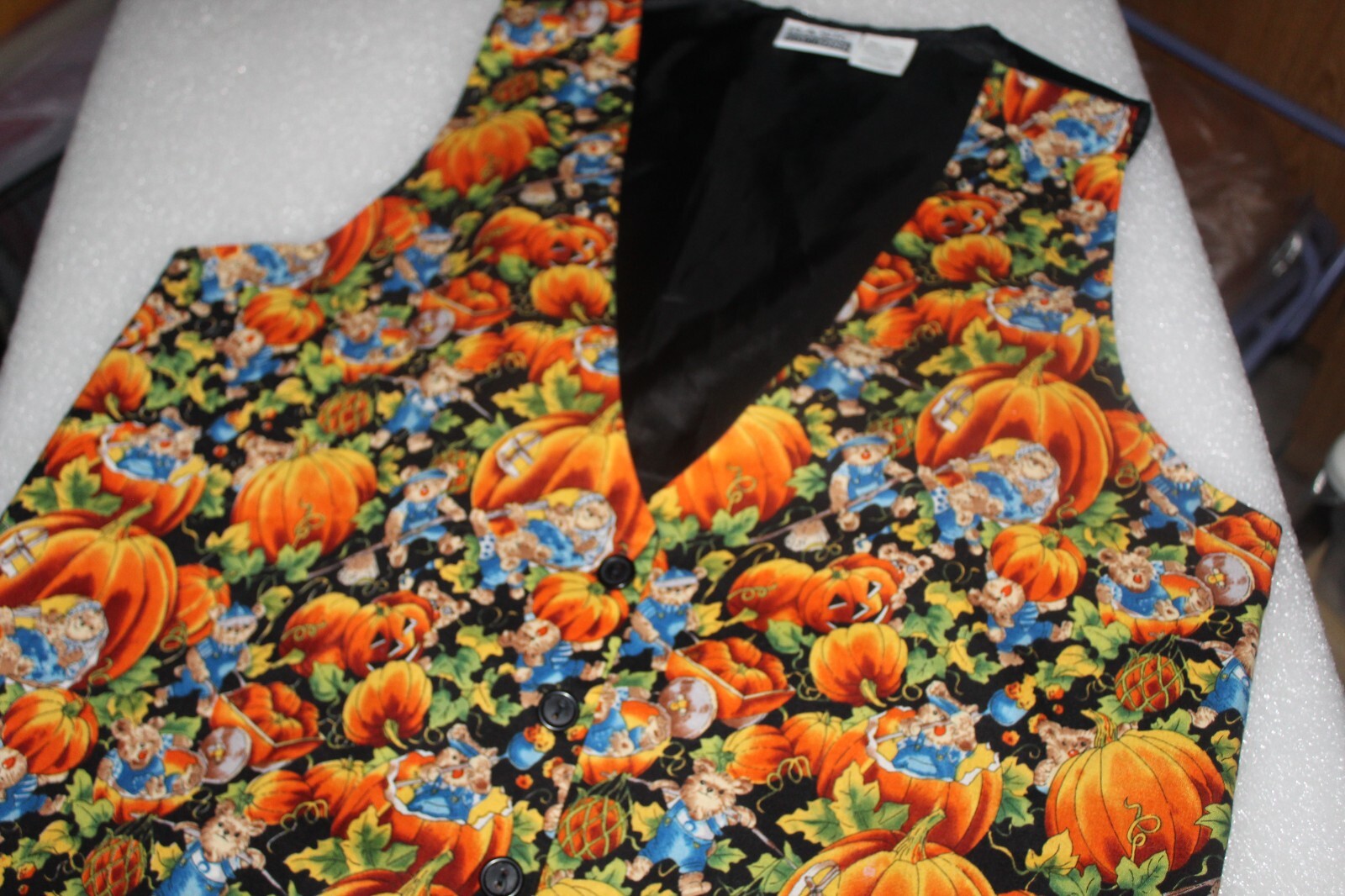 Vest Basic Editions Fall Print With Pumpkins/Bear… - image 1