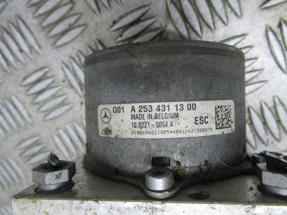 2016 MERCEDES GLC 220D C253 4MATIC AMG 4x4 2.1 DIESEL AUTO MK1 ABS PUMP REF7886 - Image 3 of 4