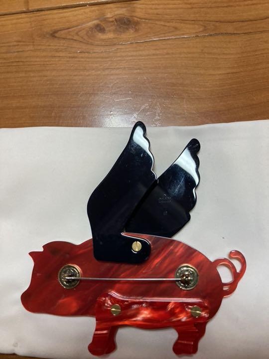 Gucci Flying Pig Brooch Pin UNUSED with Box | eBay