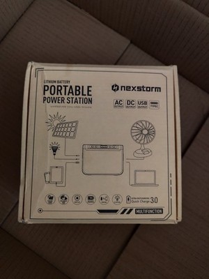 88Wh Tragbare Powerstation 80W mit 230V AC Steckdose LED Wandern Camping Akku
