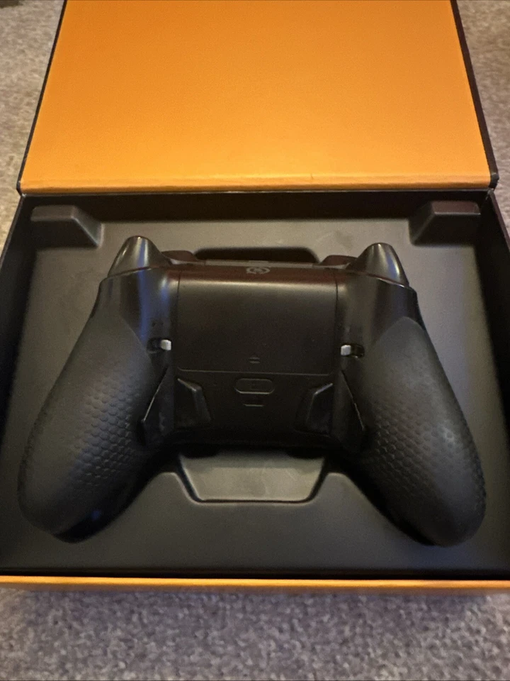 SCUF Instinct Pro Wireless Xbox Controller - Steel Grey (50417804102NA) Boxed - Image 3 of 4