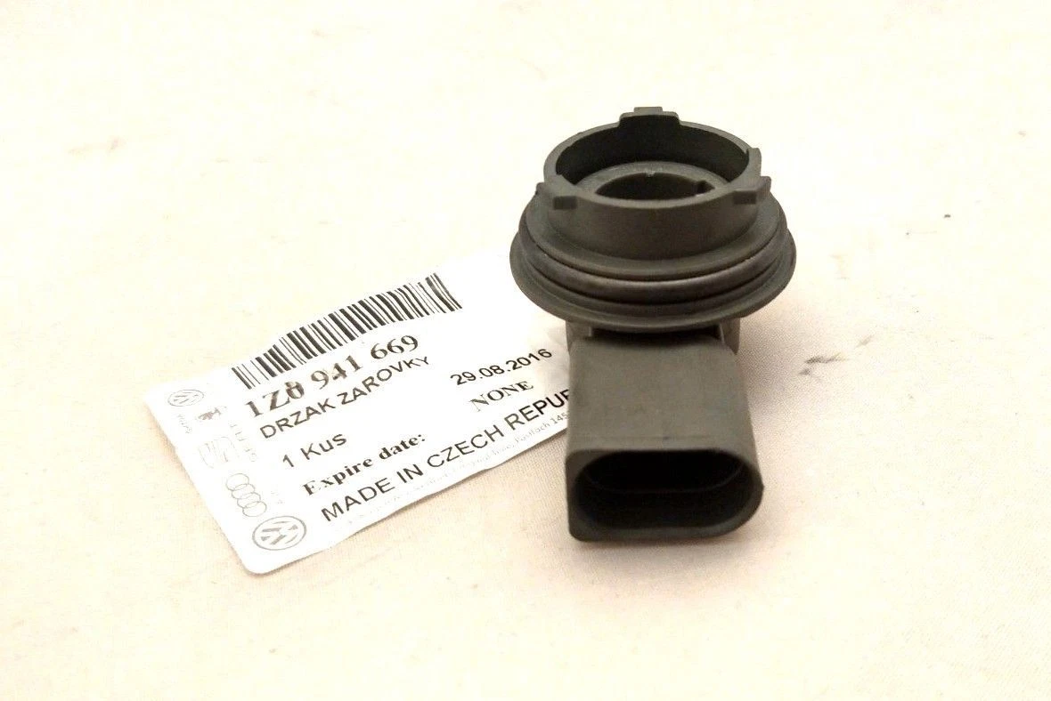 ORIGINAL Lampenträger Nebelscheinwerfer P21W SKODA OCTAVIA II  