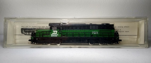 n scale santa fe locomotive