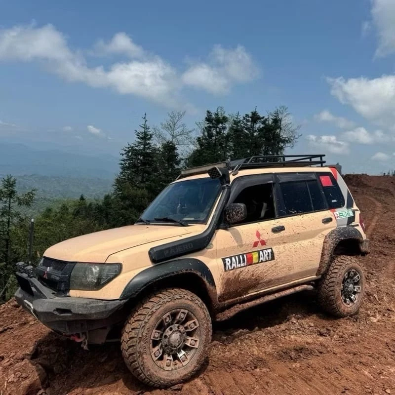 Fender Flares Fit Mitsubishi Pajero Io 1998 - 2007 [5-door] - Image 2 of 4