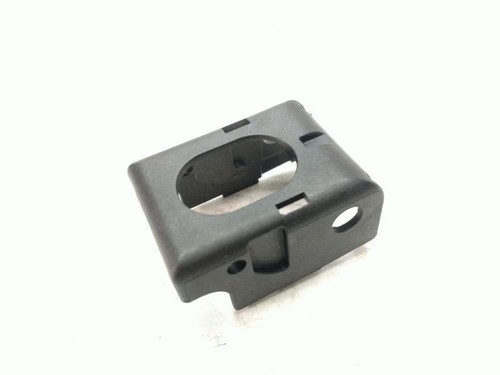 2010 BMW 335xi 335i 328i 328xi E90 E92 Ignition Coil Socket Locking Cap Retainer - Picture 7 of 12