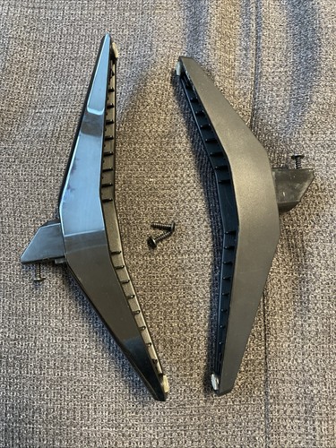 Grundig TV Standfuß ZZZ22100 R + L  aus 49VLX7710BP