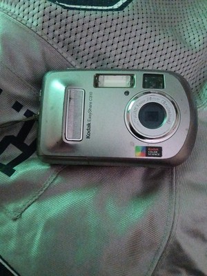 Kodak EasyShare C310 4.0MP Digital Camera Silver Tested Works