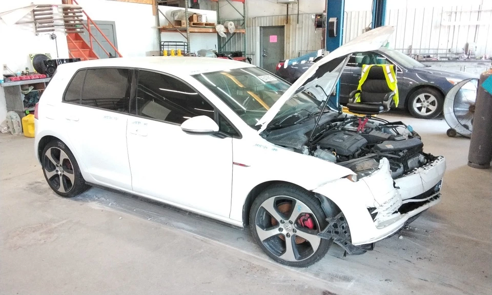 Volkswagen Golf GTI 2017 transmisión manual OEM 121 k millas - LKQ433460168 Foto 2 de 4