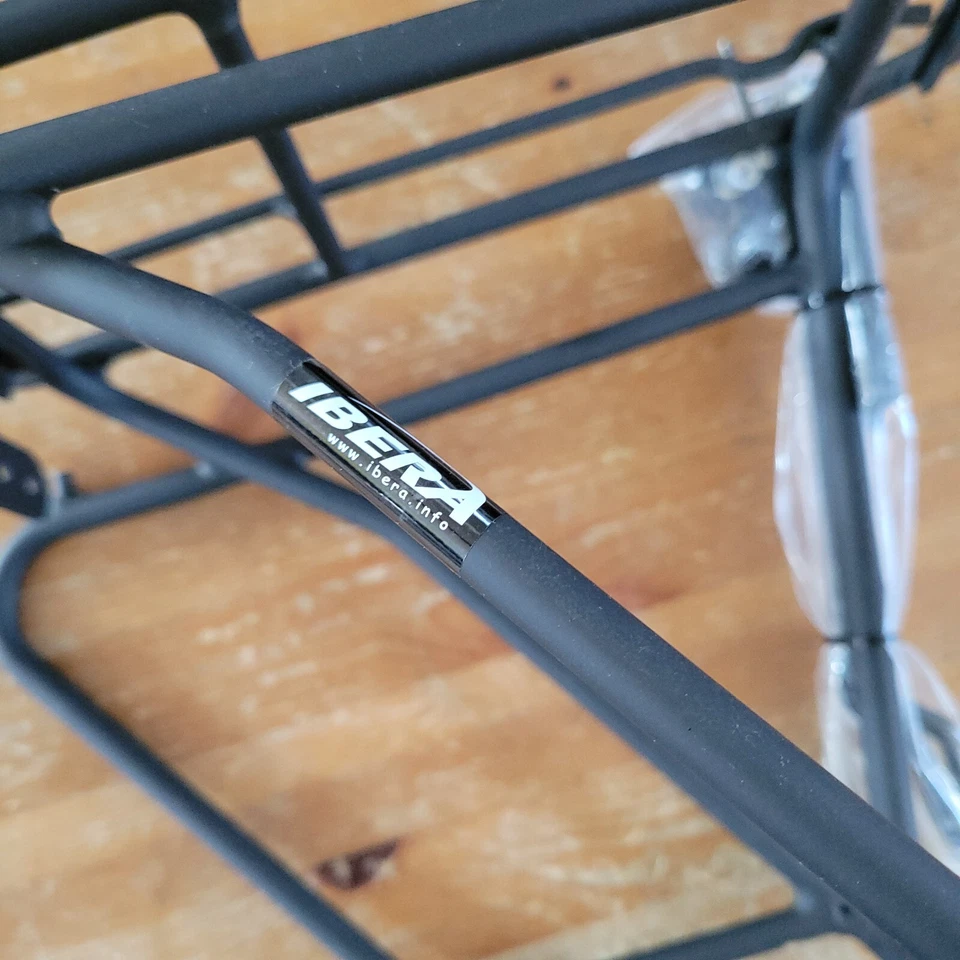 Cuadro portabicicletas de turismo Ibera PakRak montado para tapa y herrajes más pesados Foto 2 de 4