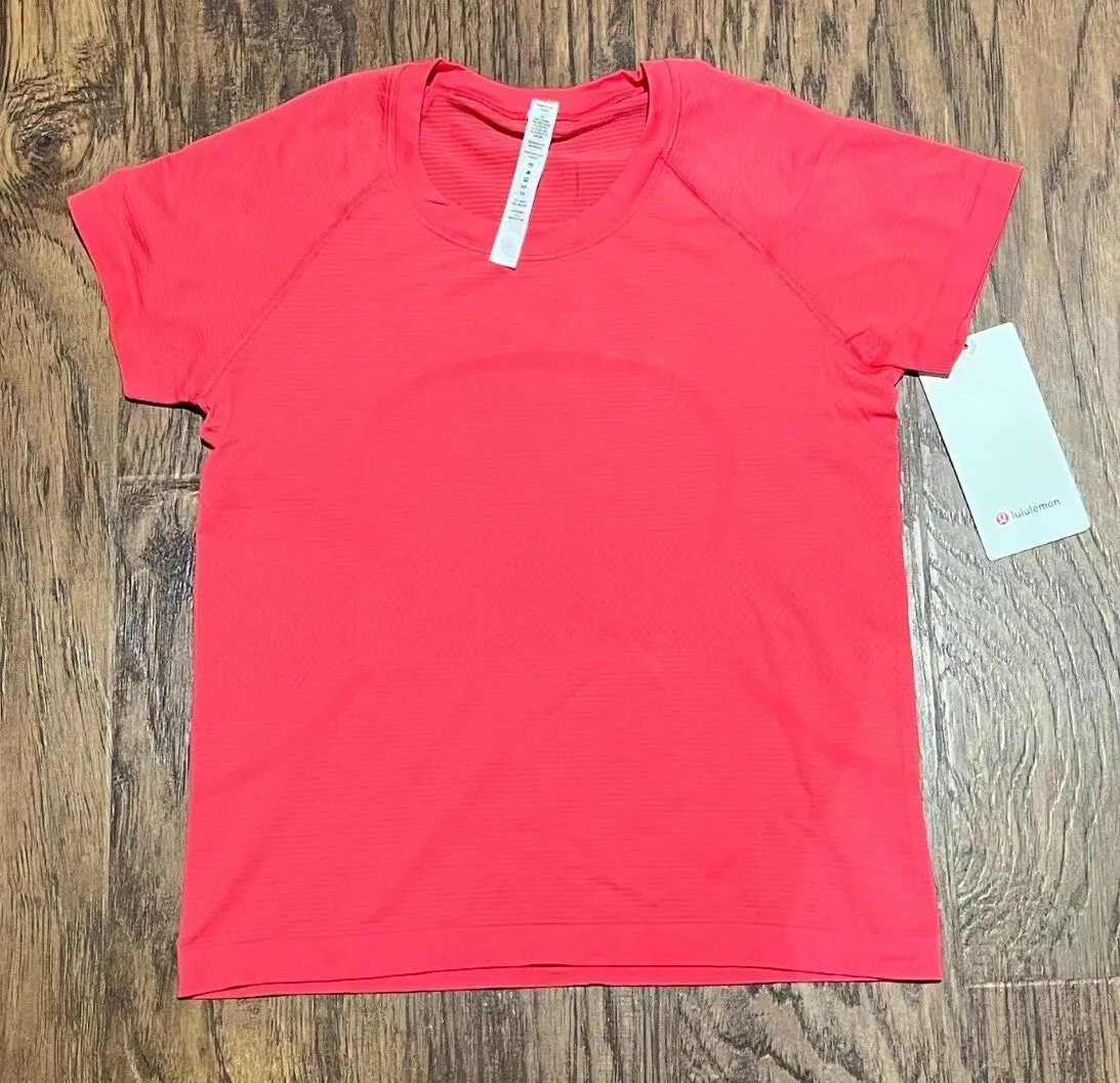 NEW Women Lululemon Swiftly Tech Short Sleeve 2.0 Love Red Size 6 & 8