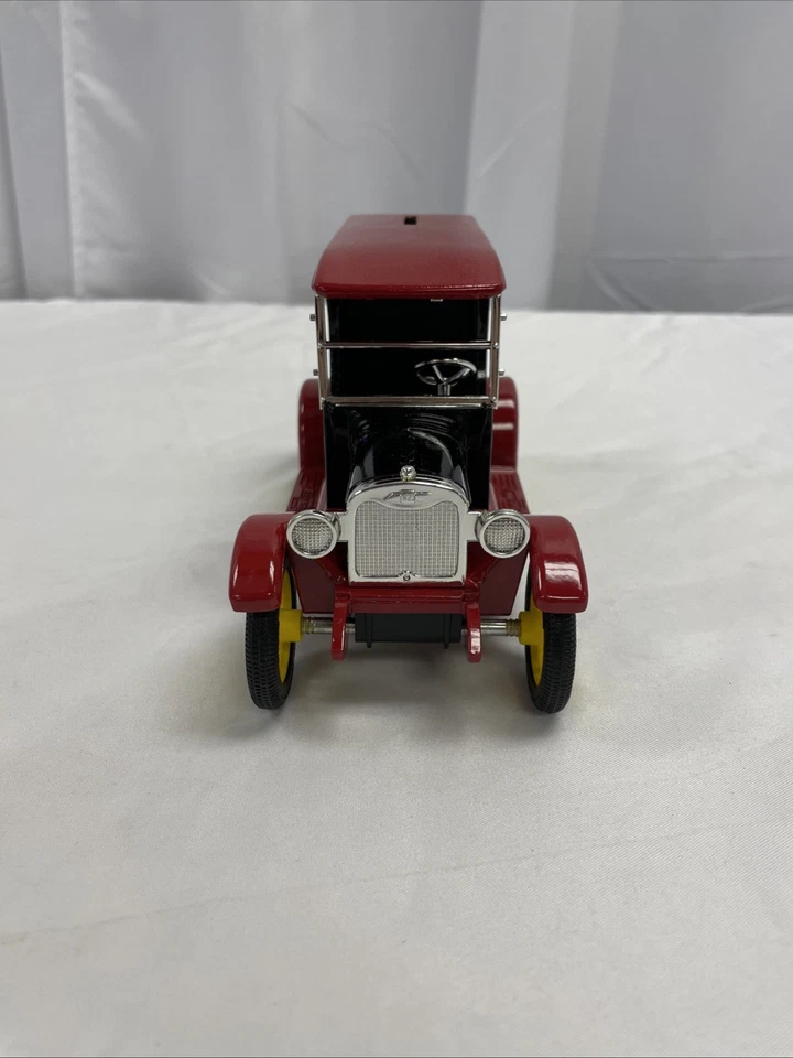 ERTL 1923 GM Delivery Van Die Cast Bank 1/24 Scale "The Hog Farm" Cycles - Image 4 of 4