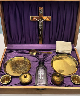 ANTIQUE CATHOLIC RELIGIOUS SICK CALL OUTFIT BOX ALTAR FROM NUNS CONVENT