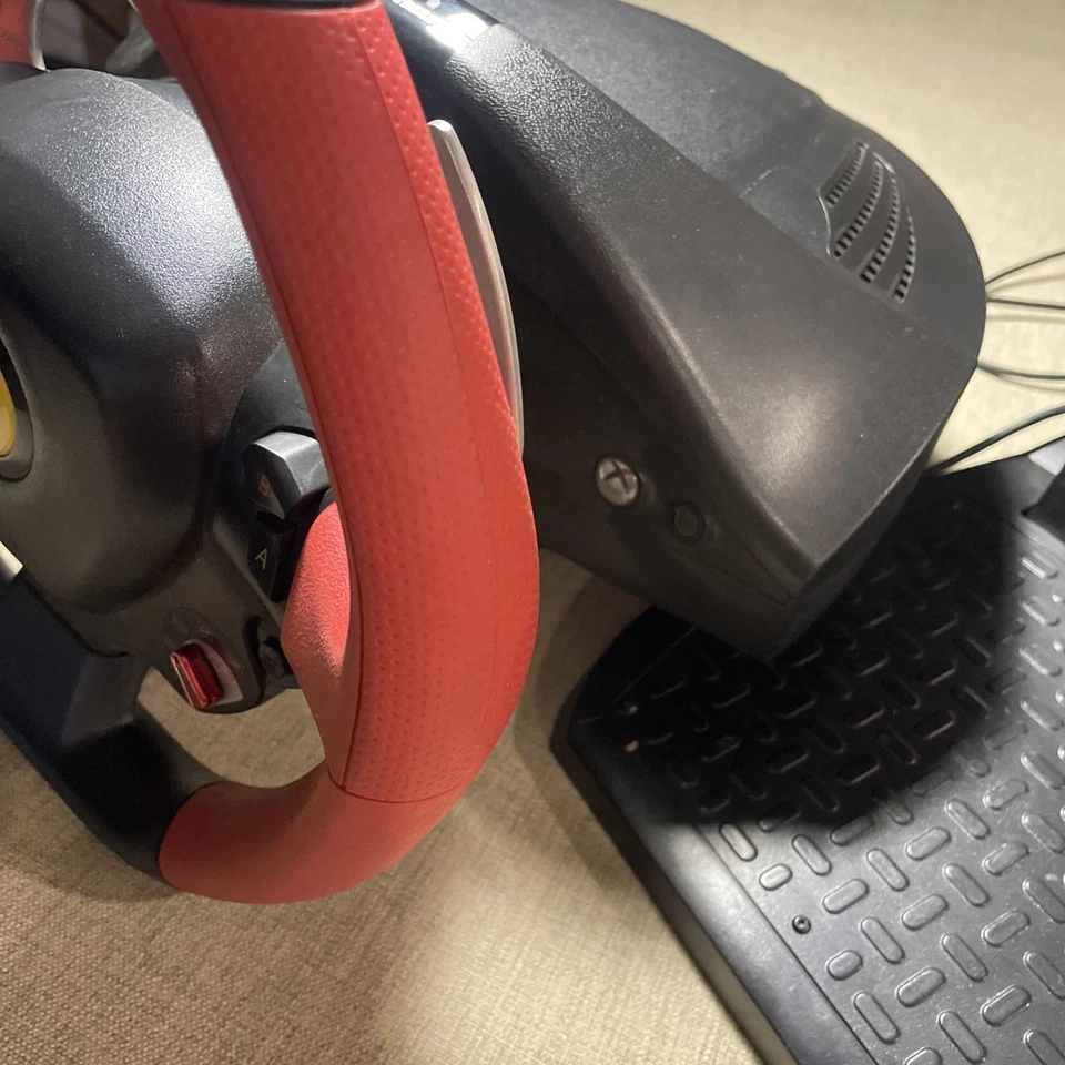 Thrustmaster Ferrari 458 Spider (4460105) Wheel And Pedals Set XBox PC XBOX ONE - Image 4 of 4