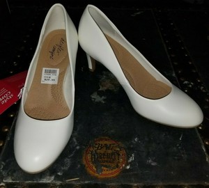 white heels size 6