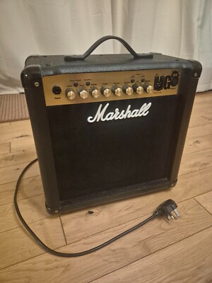 Marshall MG15FX 40W Gold 4-Kanal Solid State Verstärker - Schwarz