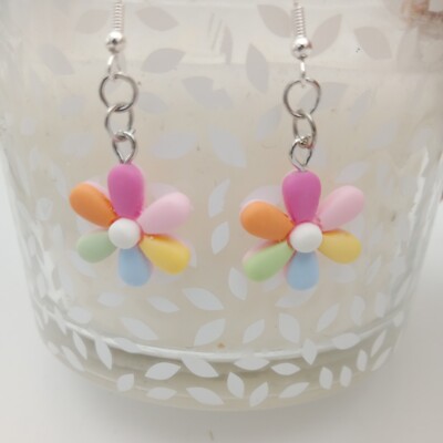 Gänseblümchen Blume Ohrringe Pastell Mix & Rosa hübsch baumelt Schmuck funky lustig UK