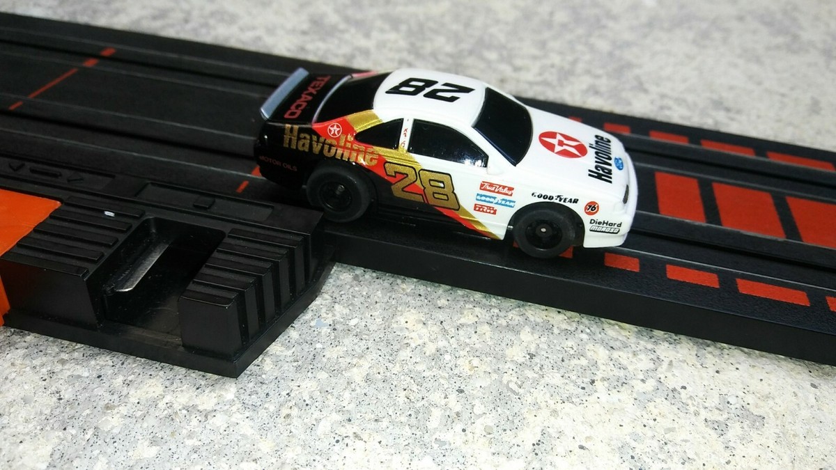 ミニカー AFX HO:SCALE RACING AFX 21018 Super International HO Slot Car Set - Slot Car-Union