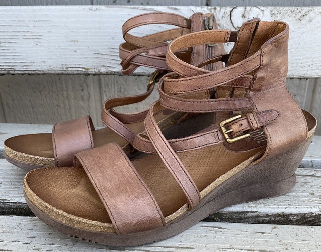 miz mooz wedge sandals