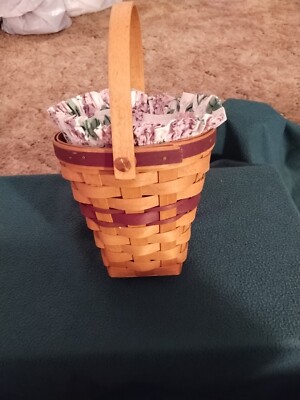 Longaberger Basket 1994 May Series Lilac 16209 With Protector And