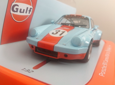 Scalextricポルシェ911 RSR 3.0ガルフ#31 1:32スロットレーシングカーC4304