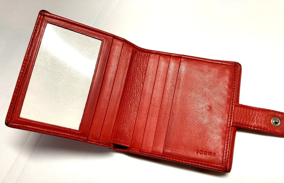 CARTERA LOEWE VINTAGE ANAGRAMA EN RELIEVE CUADRADA CUERO SUAVE LOGOTIPO MULTI ESPAÑA ROJA Foto 3 de 4