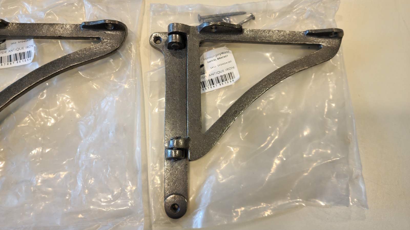 Cast Iron Folding Shelf Brackets Antique Iron Finish Rustic Farmhouse Industrial