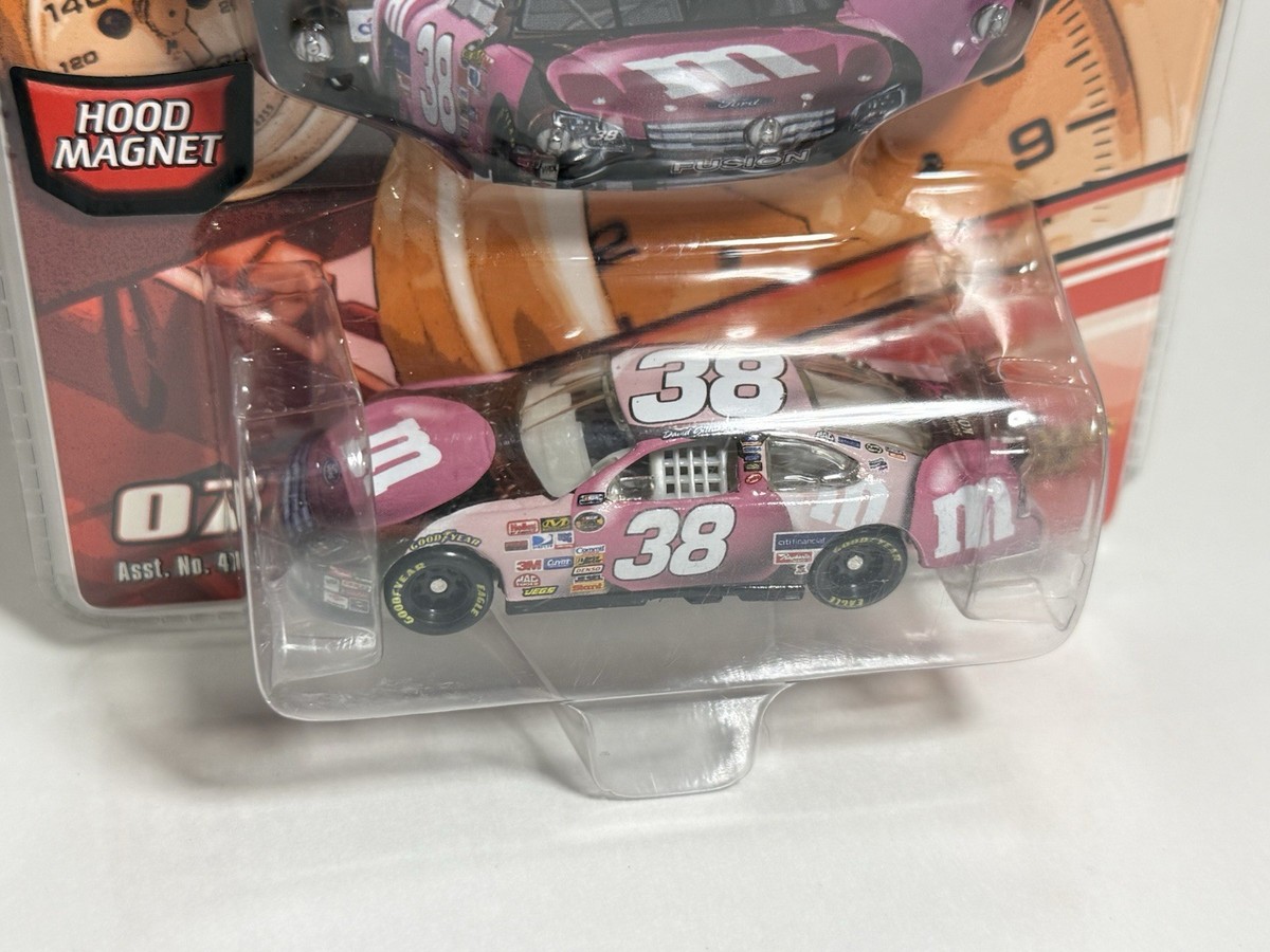 2007 David Gilliland #38 M&M's Pink NASCAR Winners Circle 1/64