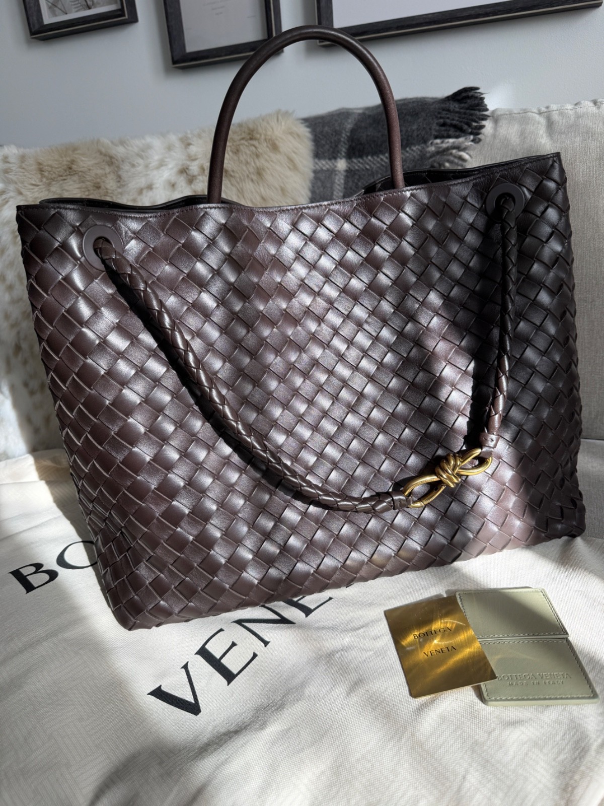 Bottega Veneta Andiamo Bag Large in Fondant Excellent Condition