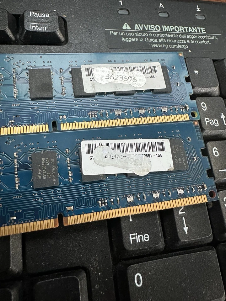 SK HYNIX HMT41GU6BFR8A-PB - 16 GB (2X8 GB) - PC3L-12800U - DDR3 RAM - Immagine 4 di 4