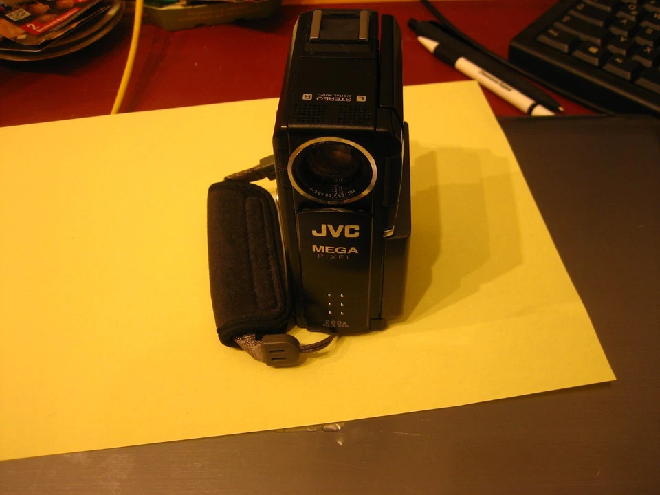 JVC GR-DVP 7 Camcorder Videokamera Digital Camera Filmkamera 200x Digitaler Zoom - Bild 4 von 4