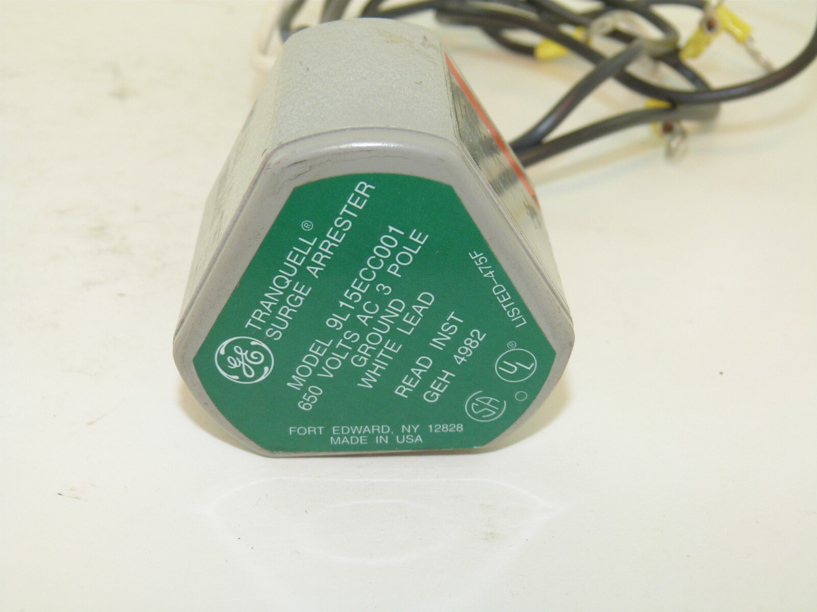 GE 9L15ECC001 Tranquell Surge Arrester 650V 3P Ground White Lead Used