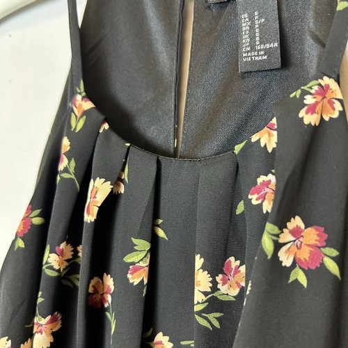 Forever 21 Tank Top Womens Small Black with Flowers Halter - Picture 16 of 16