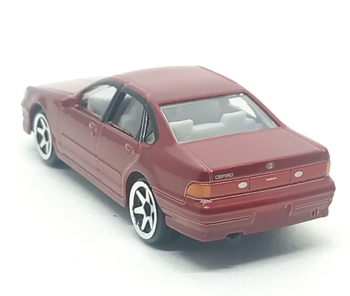 Majorette Nissan Cefiro A31 Japan Series Red / White Interior 1:58