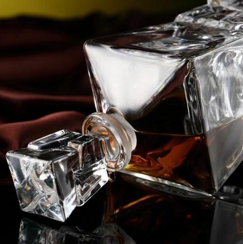 7 Piece Ice Cube Design Glass Whisky Decanter And Cup Set 1 Decanter + 6 Cups - Picture 5 of 12