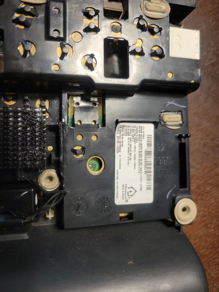 07-11 Toyota Camry Roof Overhead Console Dome Map Light Lamp Homelink 8975506020 - Image 2 of 4