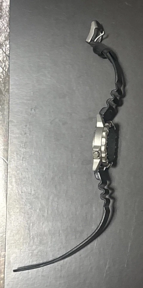 Reloj deportivo para mujer años 90’s Working Animal con anilite (cara iluminada) usado Foto 4 de 4