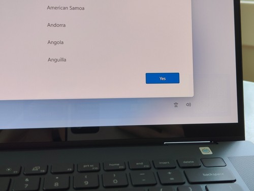 (Fast Ship!) Dell Inspiron 16 7620 2-in1 16" 4K+ Touch I7-1260P 512GB 16GB MX550 - Picture 3 of 18