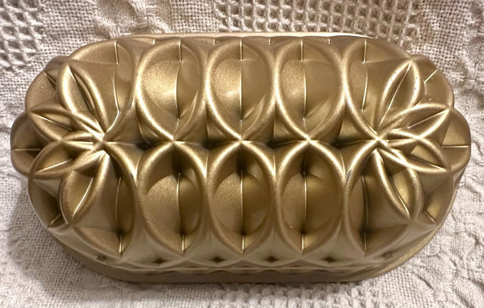 Beautiful Nordic Ware Jubilee Loaf Pan, 6 Cup, Gold