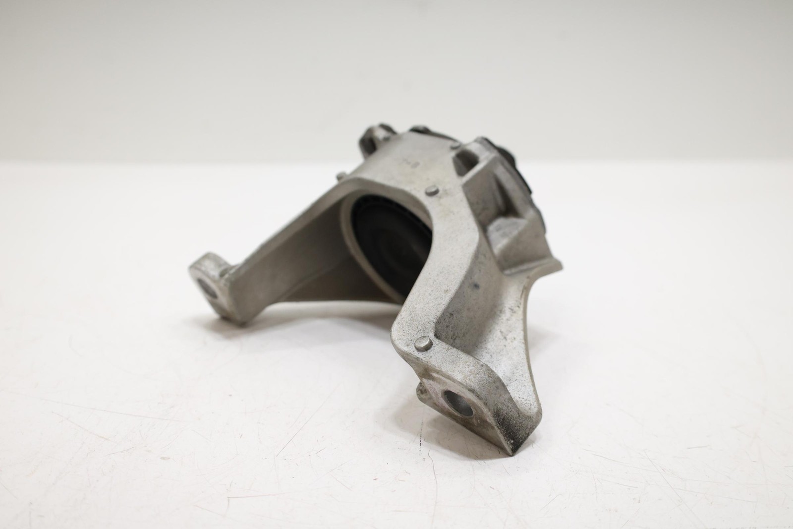 2018 - 2022 HONDA ACCORD 1.5L ENGINE FRAME RIGHT MOUNT SUPPORT BRACKET OEM