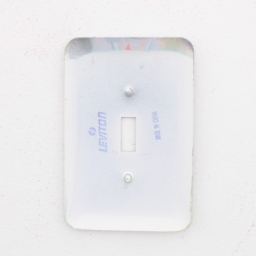 Leviton 89001-VHS Victorian House 1-Gang Toggle Metal Oversize Wallplate Cover - Picture 2 of 3