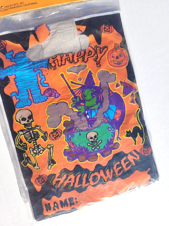 Vintage 1990s Happy Halloween Party for 4 Hats Loot Bags Blow Outs NEW OLD STOCK - Image 2 of 4