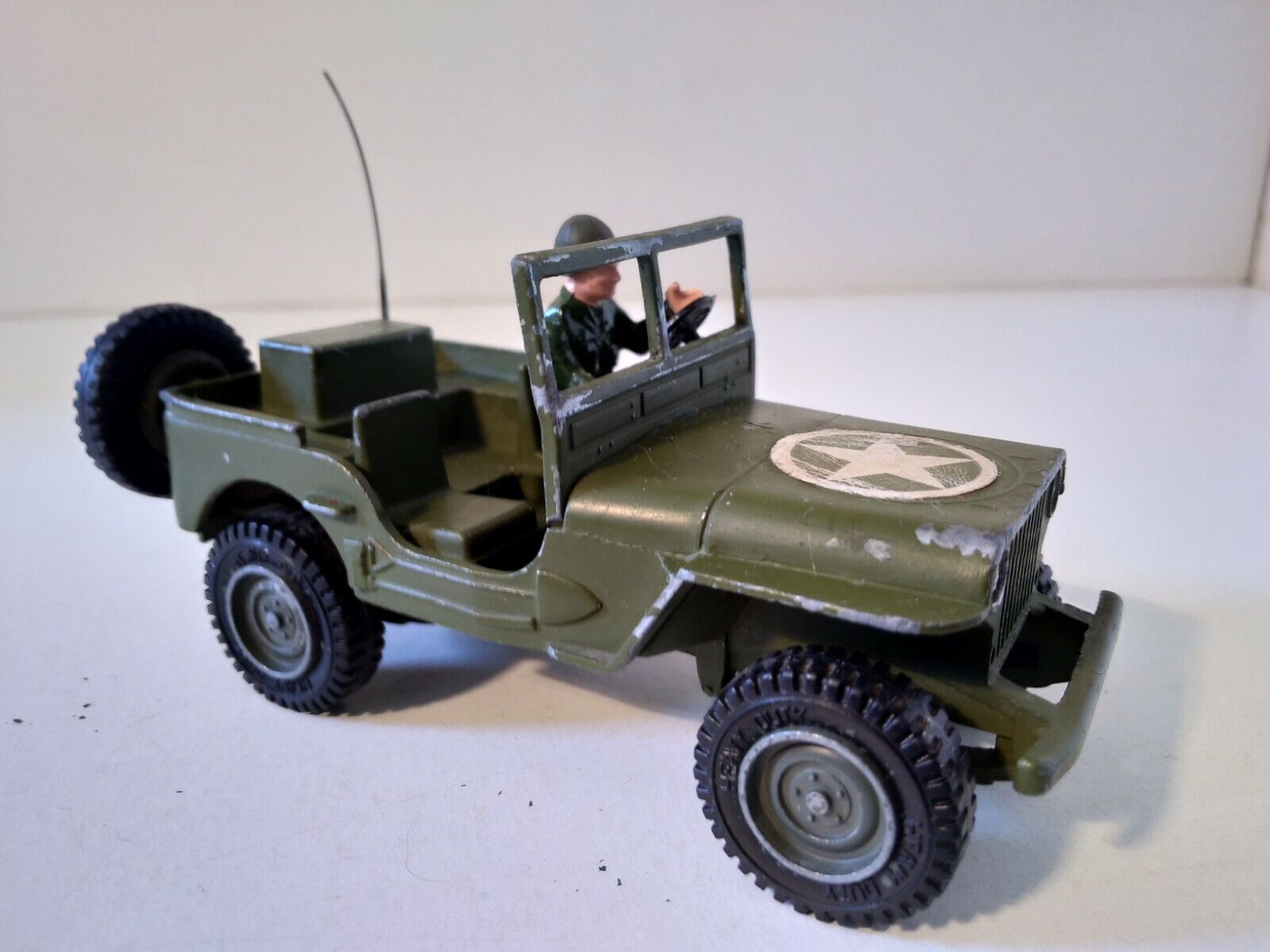 Dinky Toys GB 615 Jeep Ford Willys USA militaire 1/43 actieprijs: