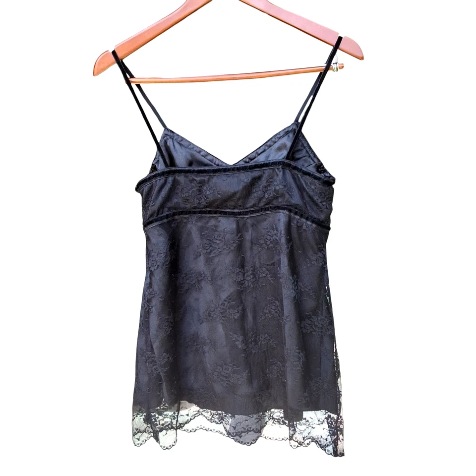 Top Cami con superposición de encaje negro Y2K detalles de terciopelo talla 8/10 Whimsygoth emo Foto 2 de 4