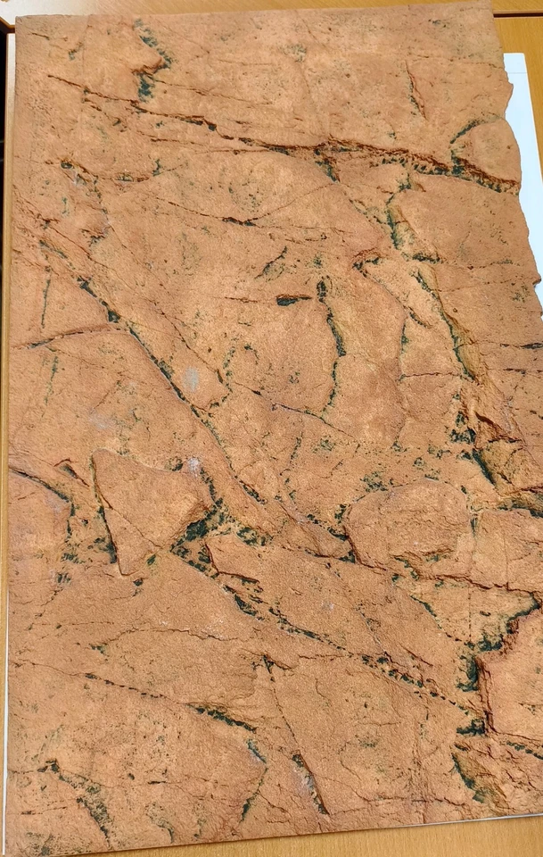 Back to Nature Slimline Red Gneiss 80A - Bild 1 von 1