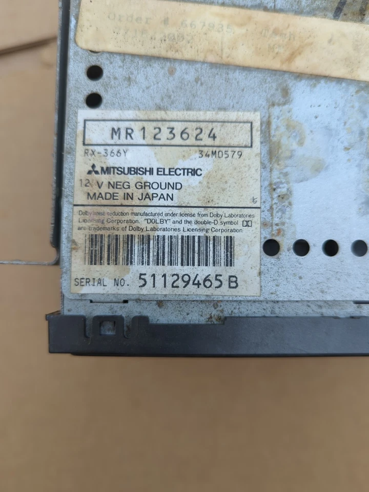 Mitsubishi Montero 2004 radio parte RX-366Y Foto 3 de 4